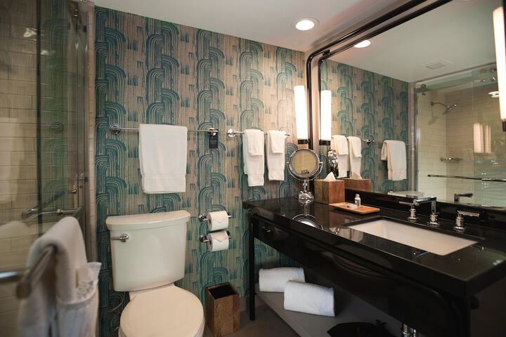Room 25 of 48
