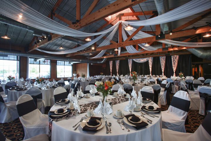 Ballroom/Hall 96 of 103