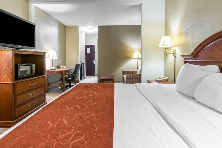 Room 10 of 34