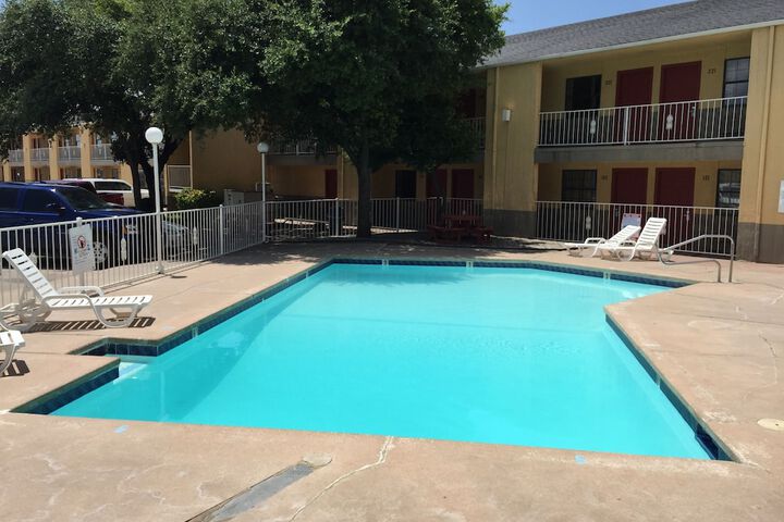 Pool 6 of 42