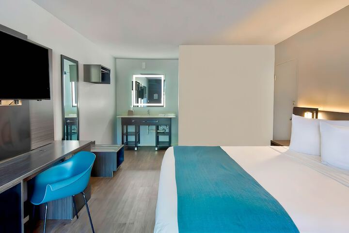 Room 21 of 25