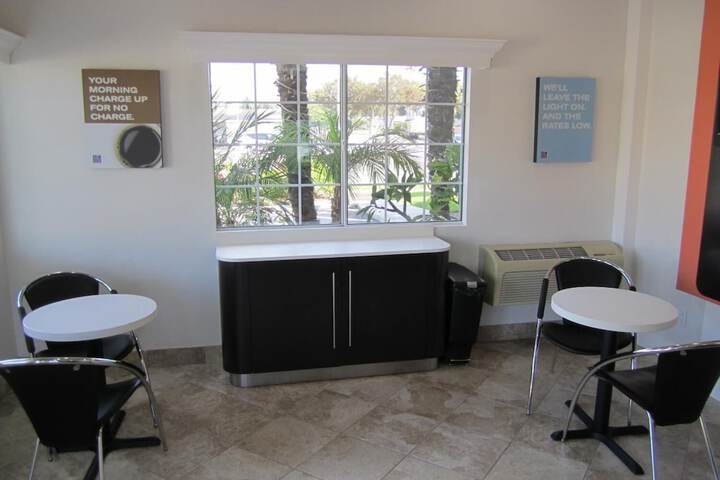 Room 18 of 29