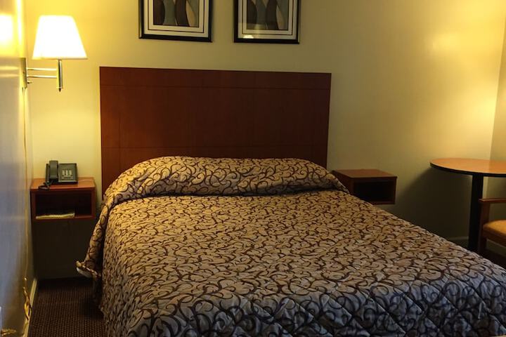 Room 9 of 25