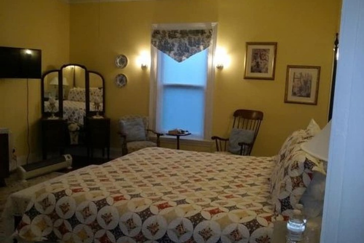 Room 10 of 34