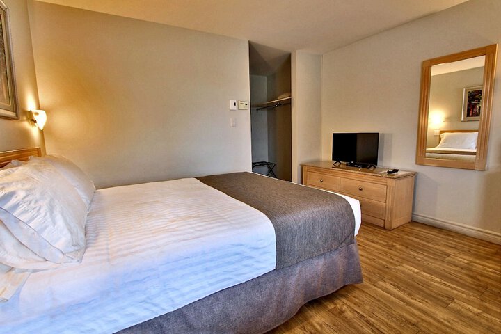 Room 14 of 36