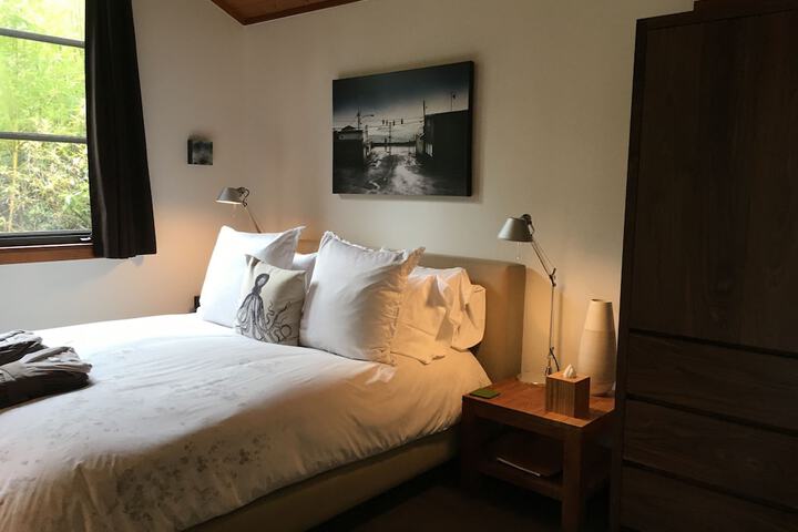 Room 106 of 143
