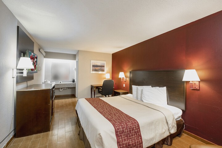 Room 7 of 28