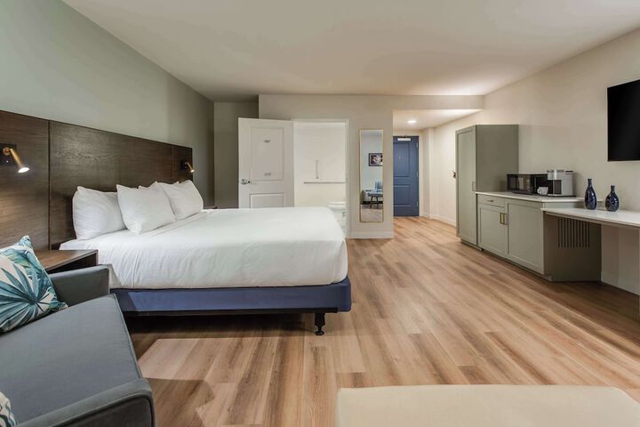 Room 19 of 35