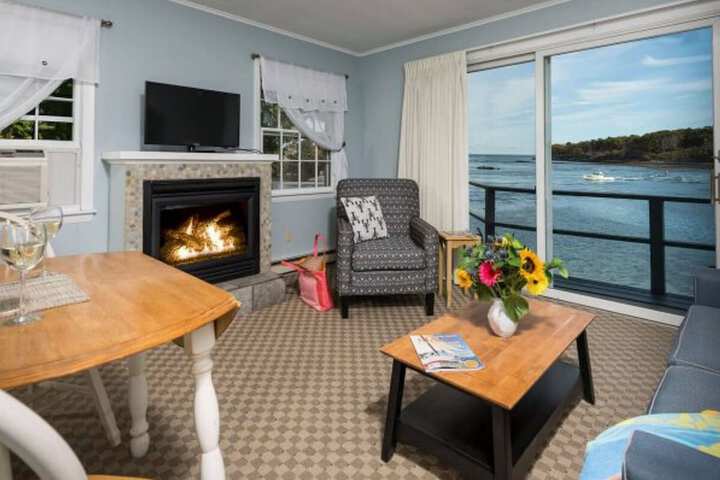 Dockside Guest Quarters & Restaurant