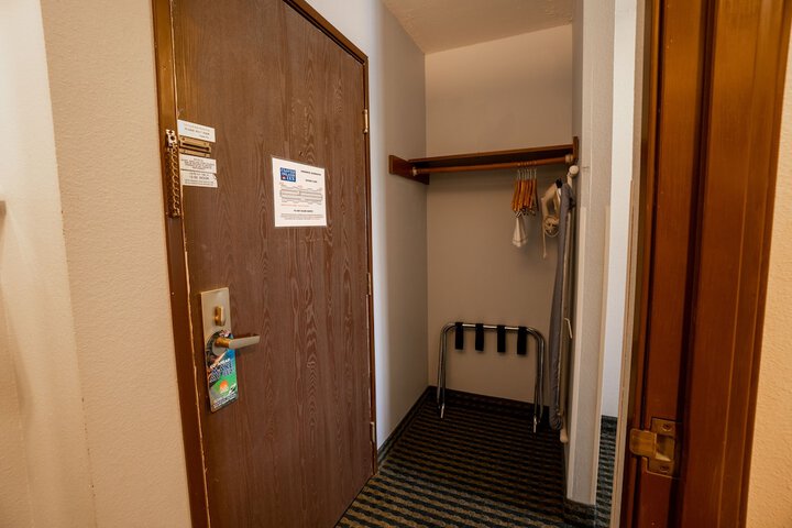 Room 23 of 44