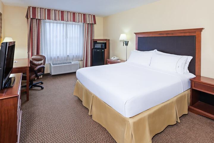Room 14 of 38