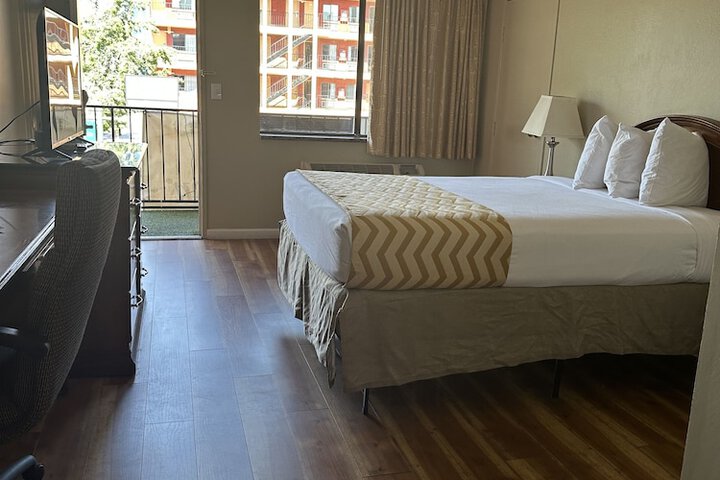 Travelodge by Wyndham Reno Downtown