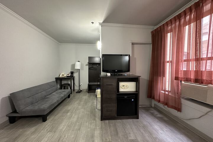 Room 39 of 49