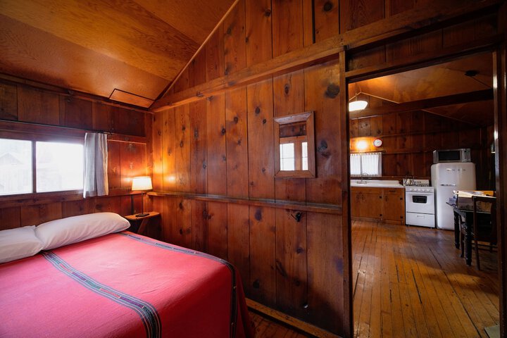 Room 102 of 211