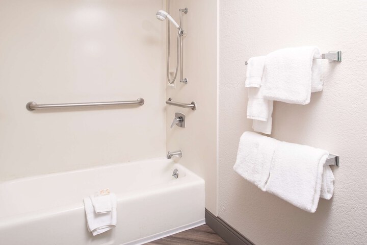 Room 20 of 29