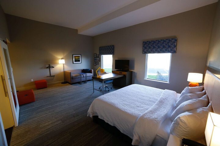 Hampton Inn & Suites Forest City