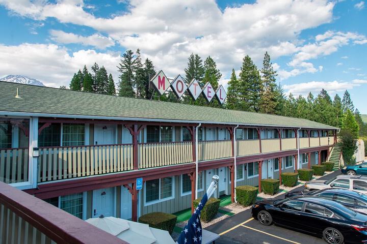 Swiss Holiday Lodge