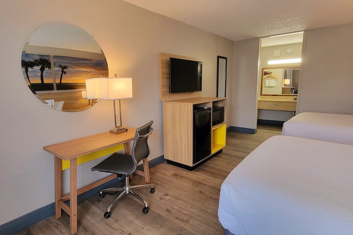 Room 43 of 73