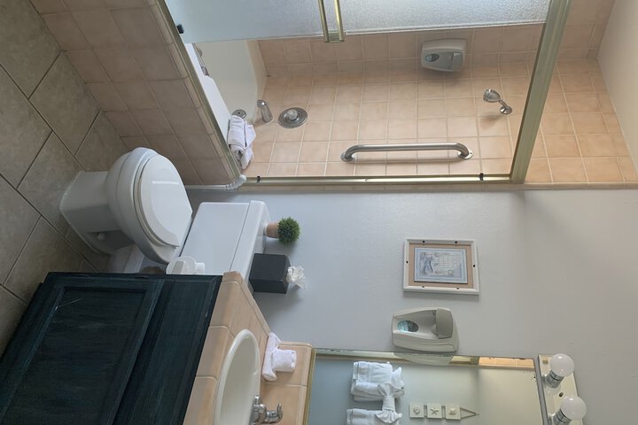 Room 17 of 41