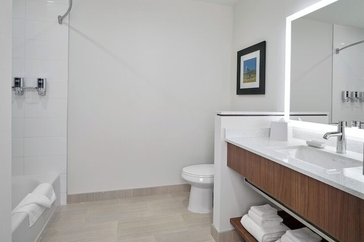 Room 13 of 25