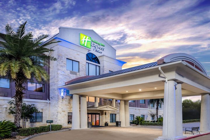 Holiday Inn Express Hotel & Suites BEAUMONT NW by IHG