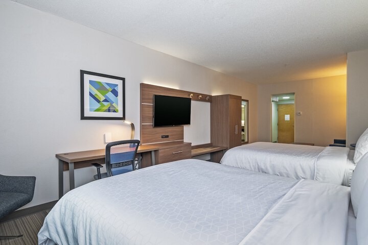 Holiday Inn Express Hotel & Suites Woodbridge by IHG