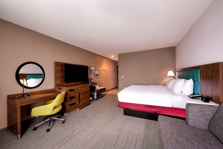 Room 12 of 24