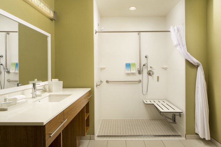 Room 10 of 27