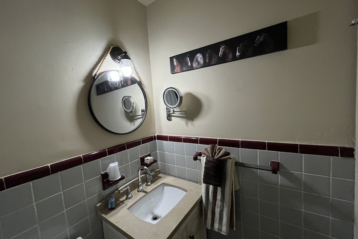 Room 22 of 37