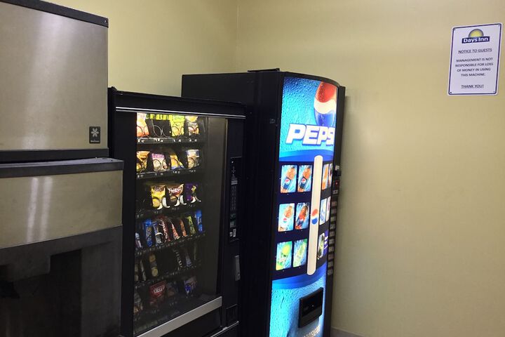 Days Inn by Wyndham Baytown East
