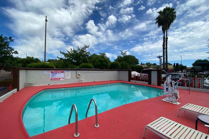 Pool 5 of 23