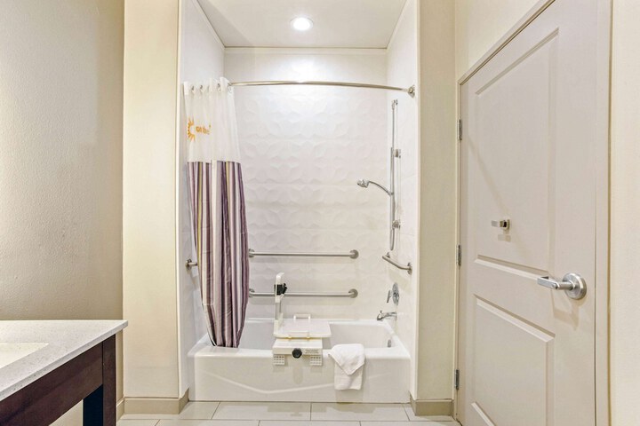 La Quinta Inn & Suites by Wyndham Sweetwater East