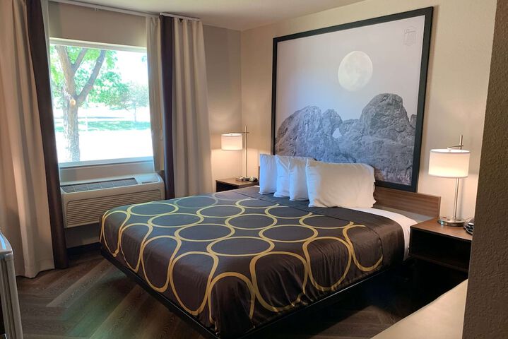 Room 17 of 18