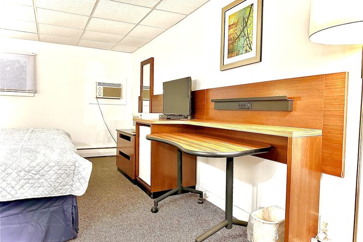 Room 7 of 17