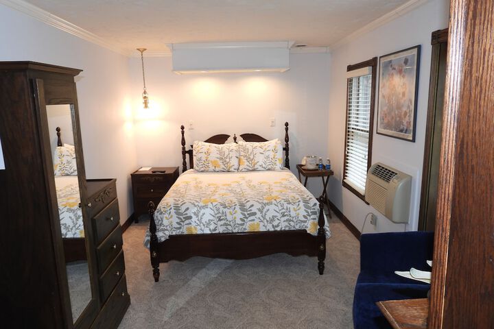 Rosemont Inn Resort B & B