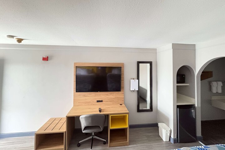 Room 15 of 26