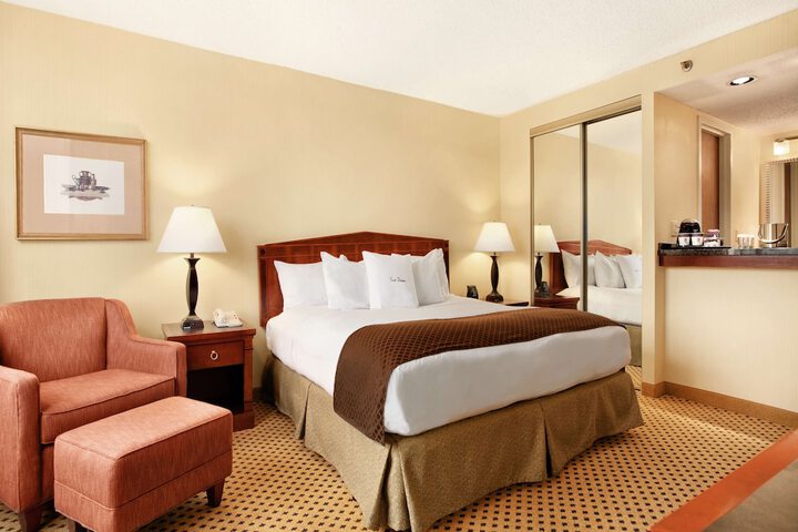 DoubleTree by Hilton Hotel St. Louis - Chesterfield