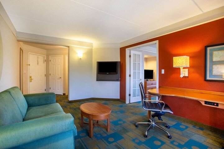 Room 10 of 30