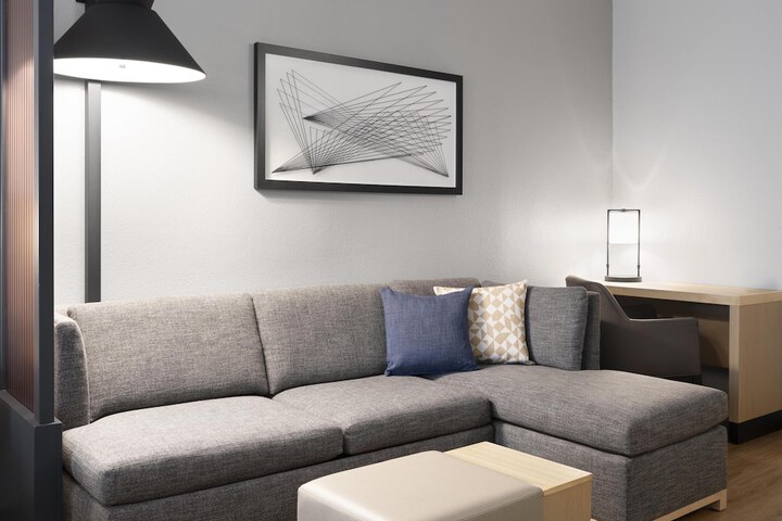 Hyatt Place Roanoke Airport / Valley View Mall