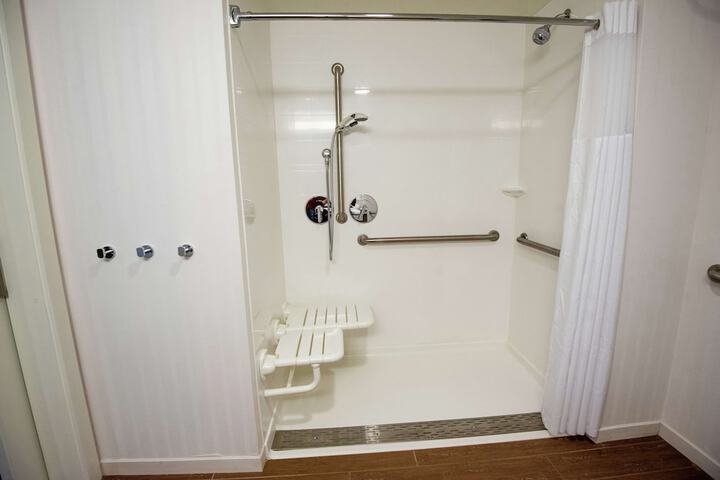 Hampton Inn and Suites Manchester
