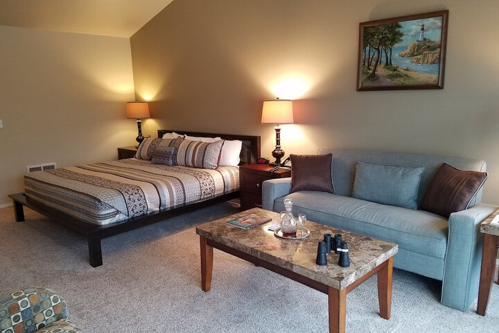 Room 9 of 77