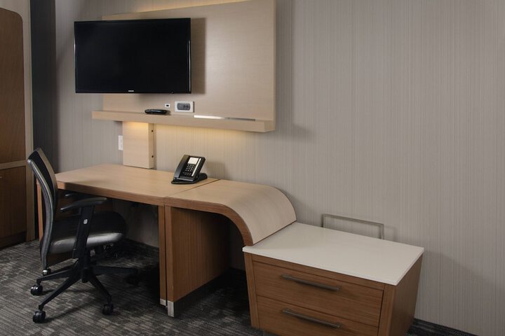 Room 32 of 68
