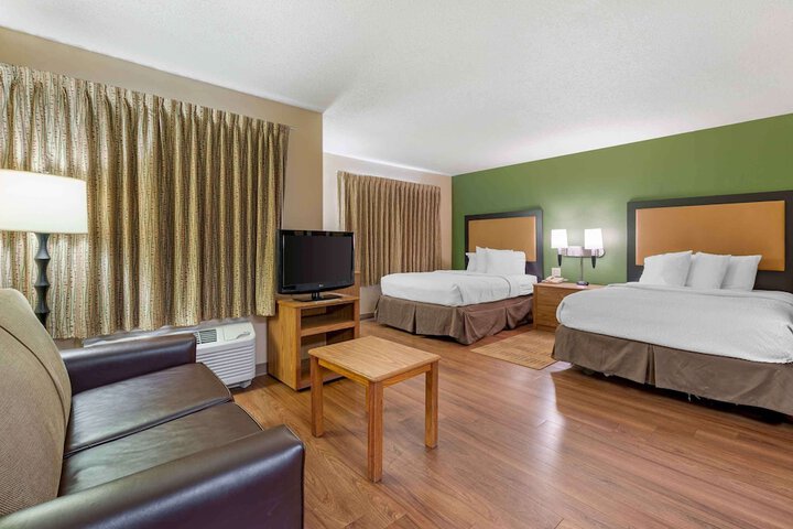 Room 17 of 37