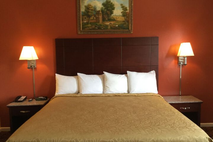 Room 30 of 36