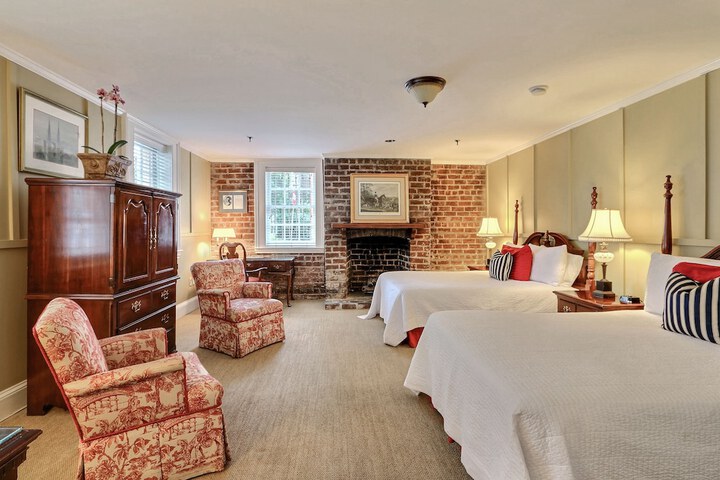 Room 40 of 170