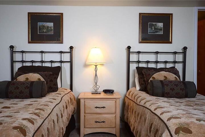 Room 44 of 121