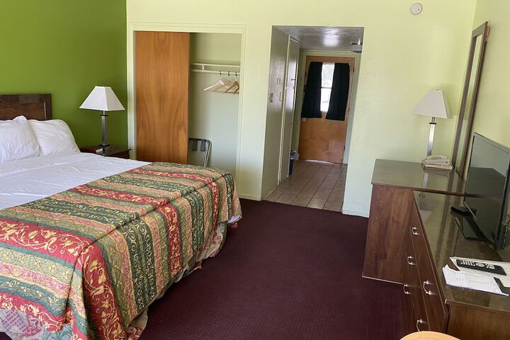 Room 26 of 29