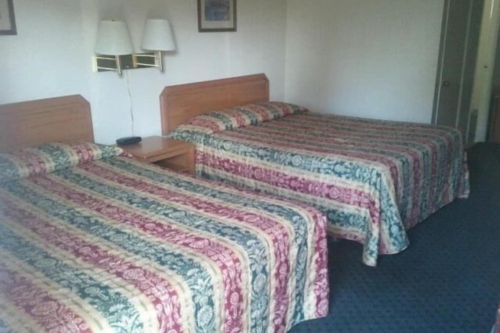 Room 8 of 13
