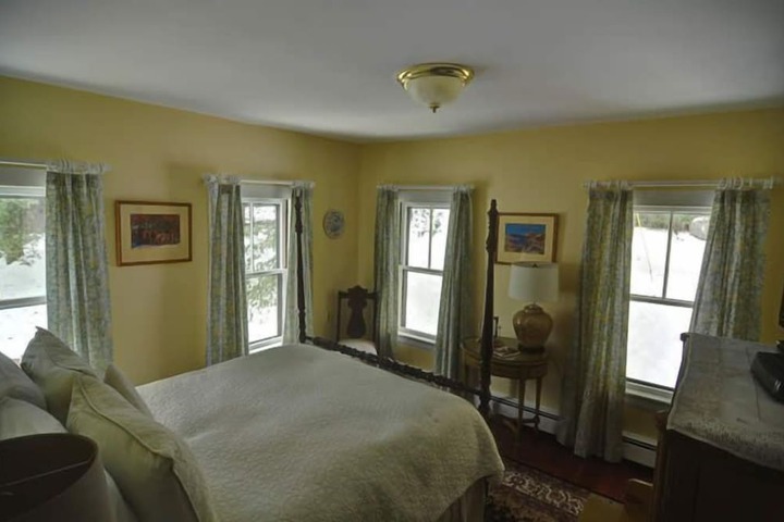 RiverWood Inn