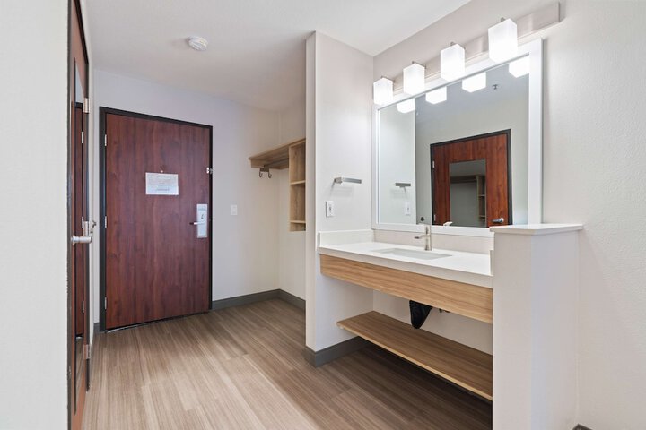 Best Western Lake Oswego / Portland Hotel & Suites